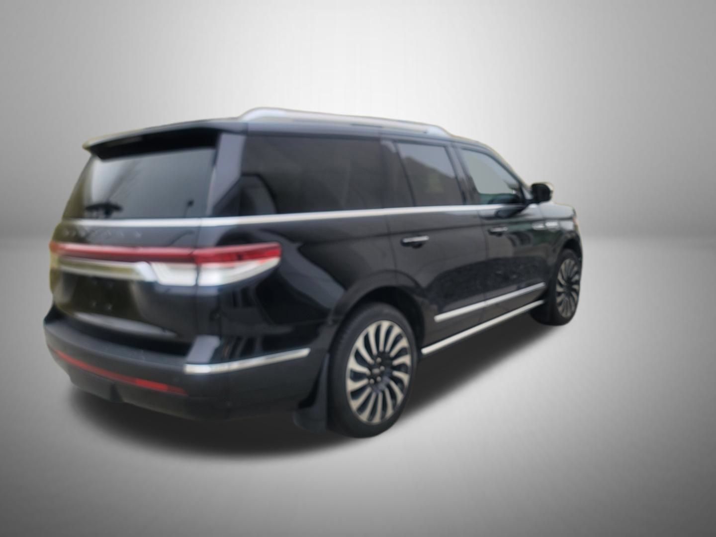2024 Lincoln Navigator Black Label photo 3
