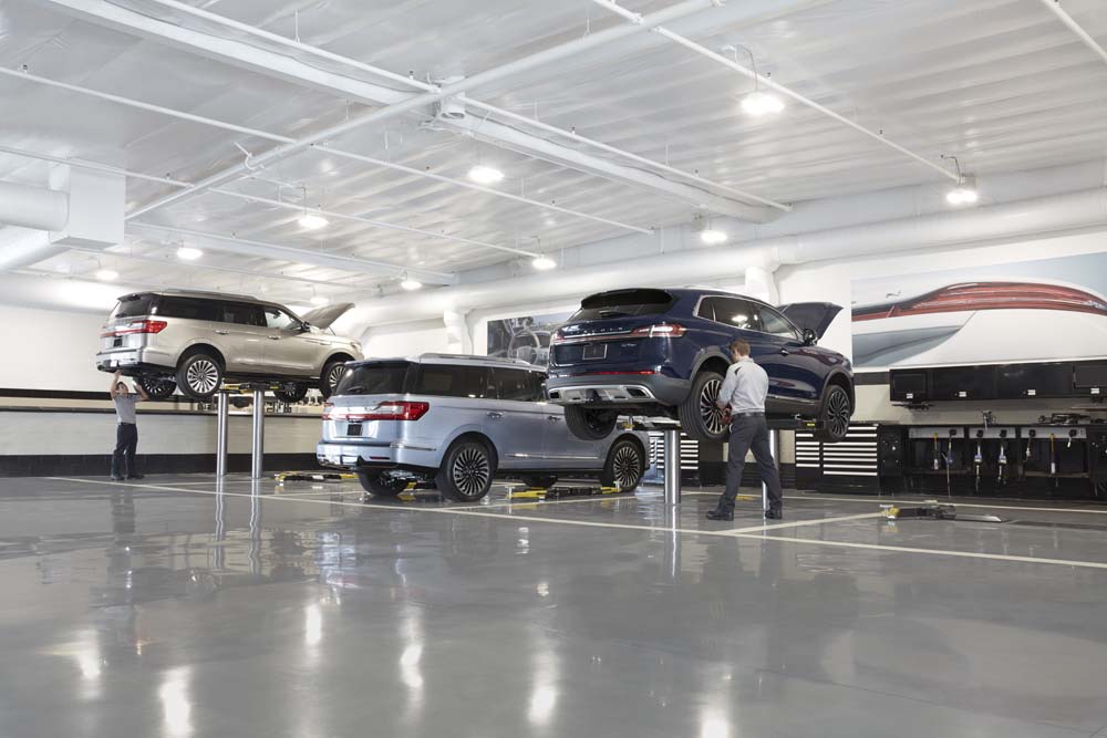 Lincoln_Service_Bay.jpg