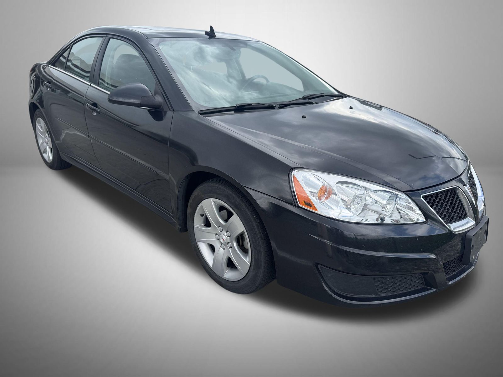 2010 Pontiac G6's photo
