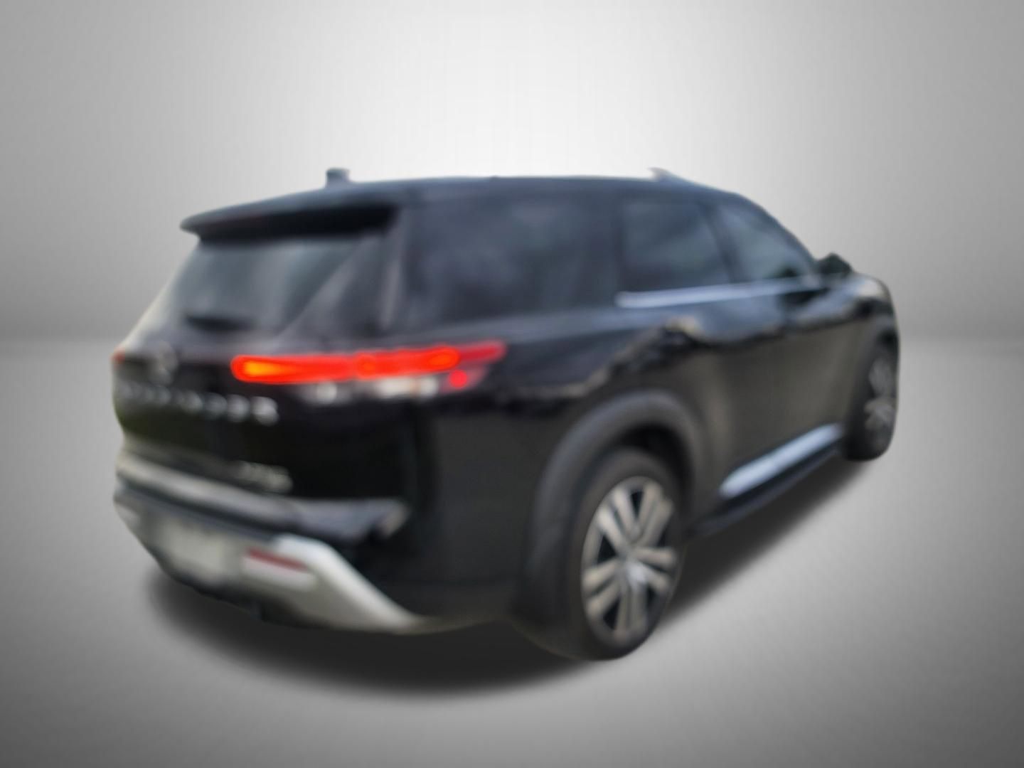 2023 Nissan Pathfinder Platinum photo 4