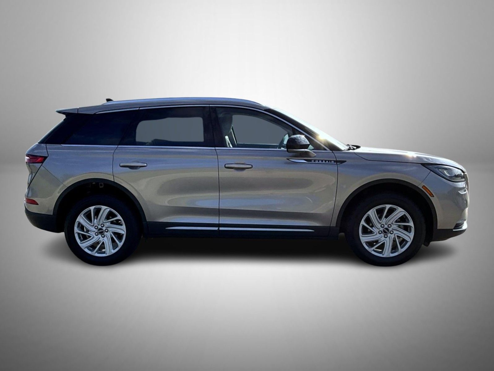 2021 Lincoln Corsair Standard photo 4