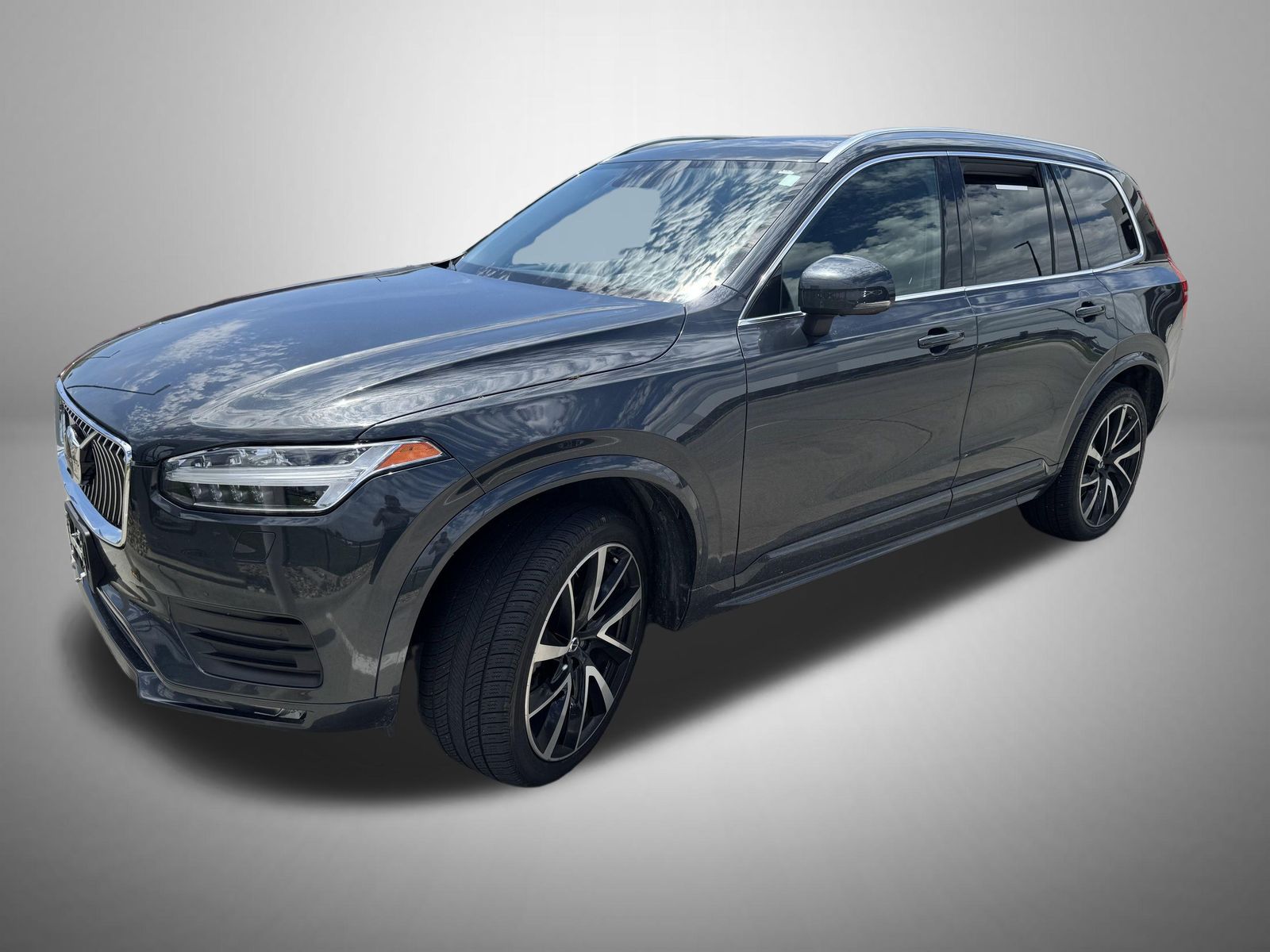 2021 Volvo XC90 T6 Momentum AWD's photo