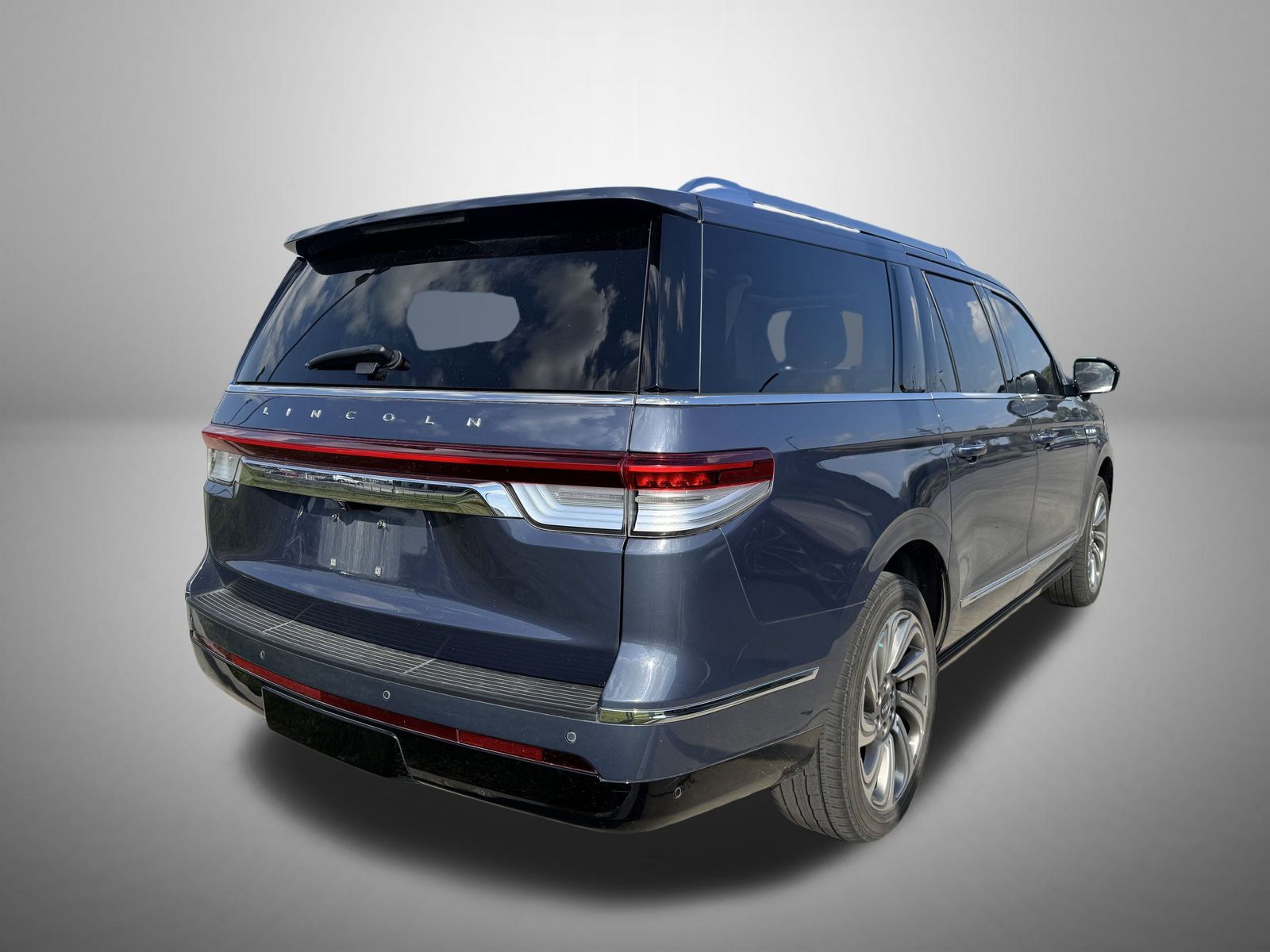 2022 Lincoln Navigator L Reserve photo 2