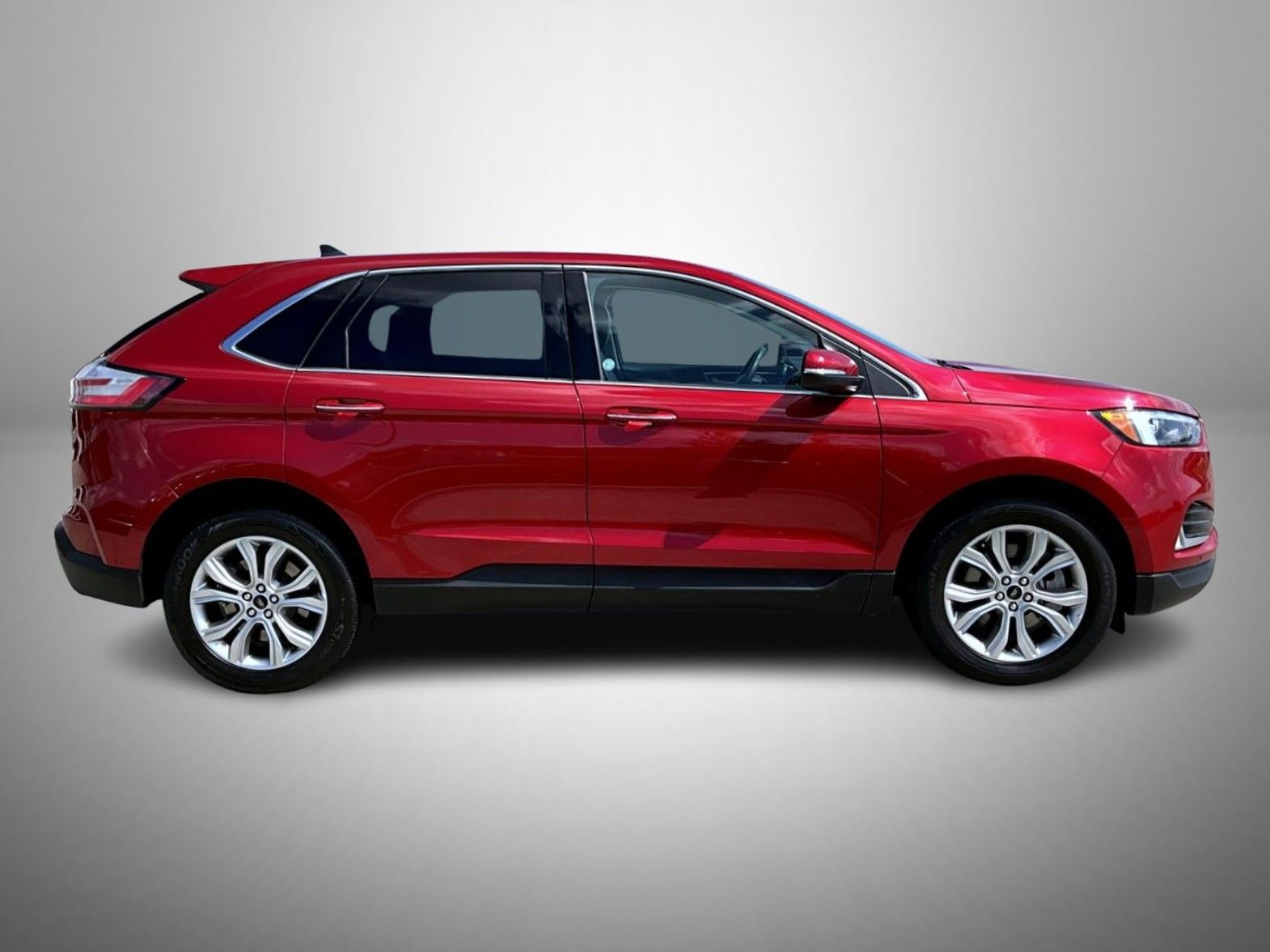 2024 Ford Edge Titanium photo 4