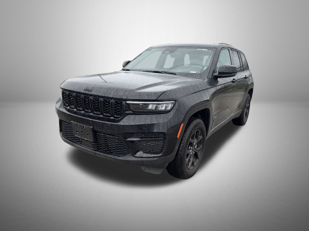 Used 2025 Jeep Grand Cherokee Altitude SUV