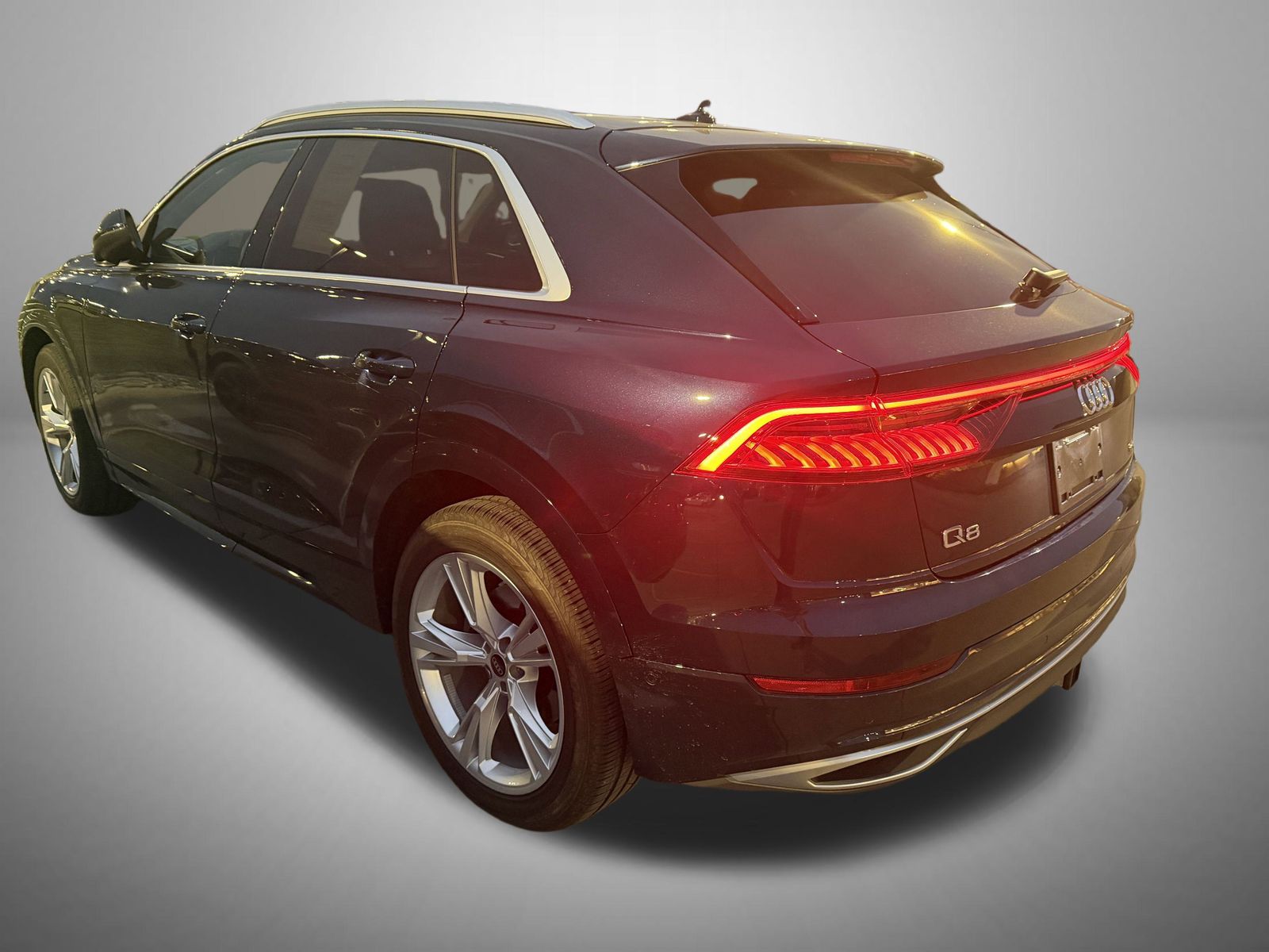 2023 Audi Q8 55 Prestige photo 4