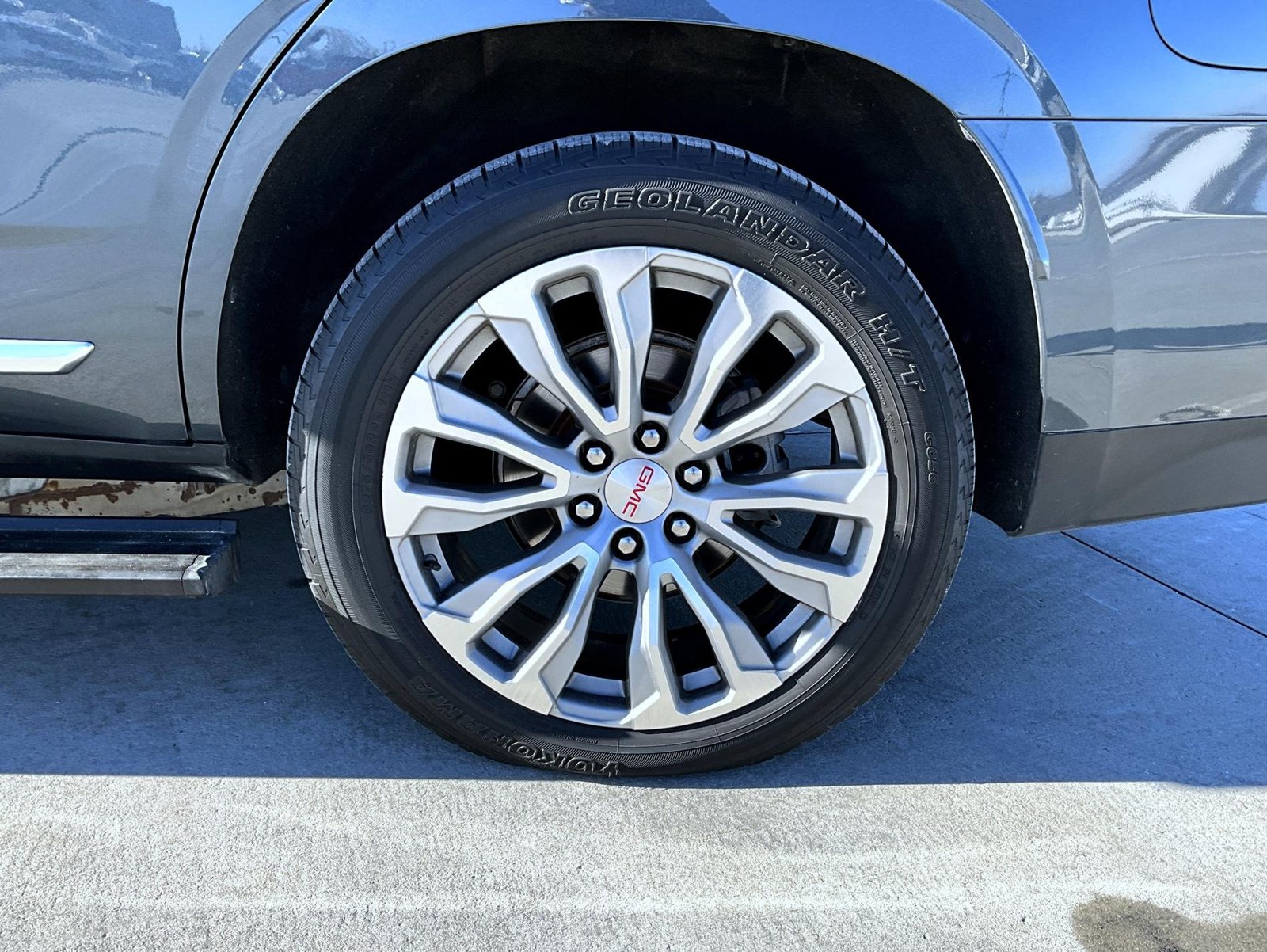 2021 GMC Yukon Denali - Photo 26