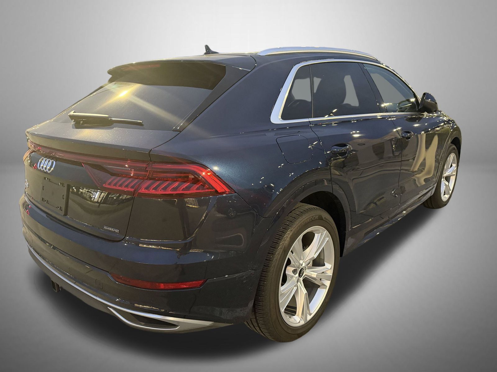 2023 Audi Q8 55 Prestige photo 3