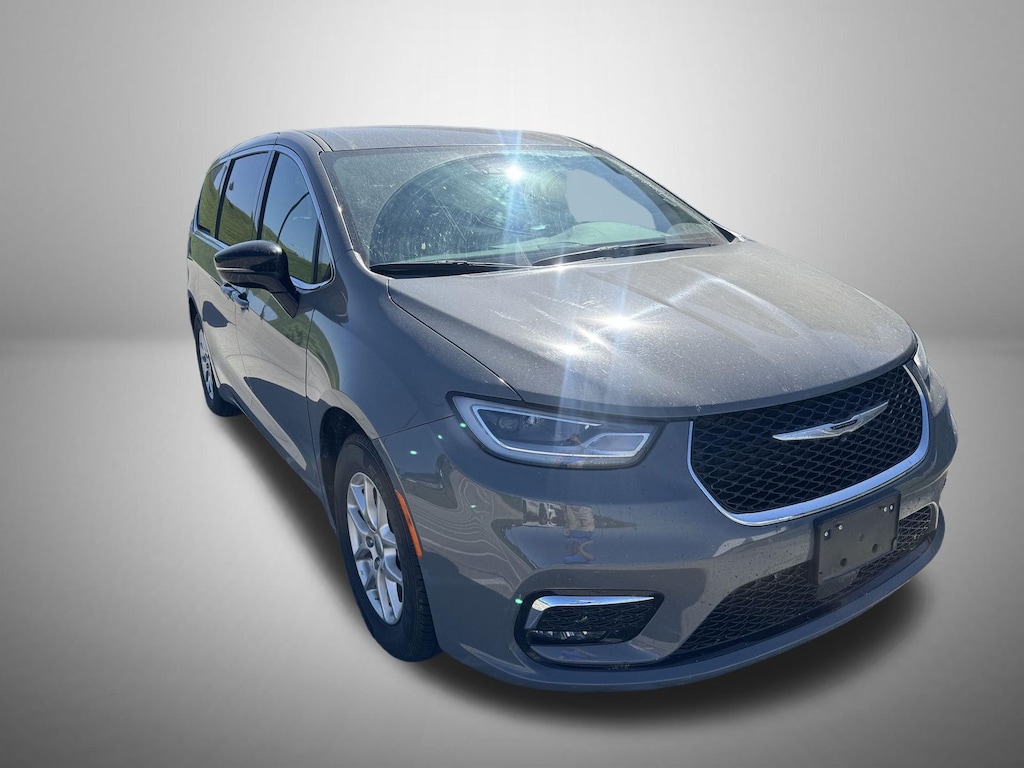 Used 2025 Chrysler Pacifica Select Minivan/Van