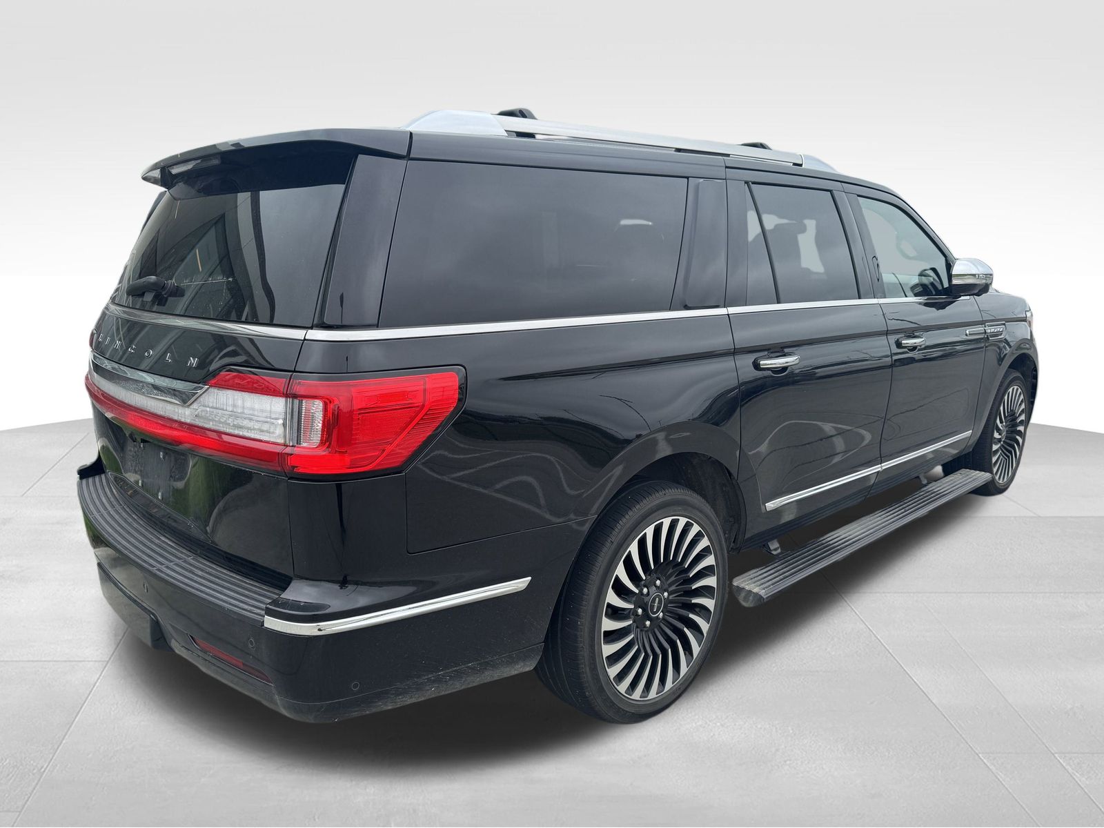 2018 Lincoln Navigator Black Label photo 4