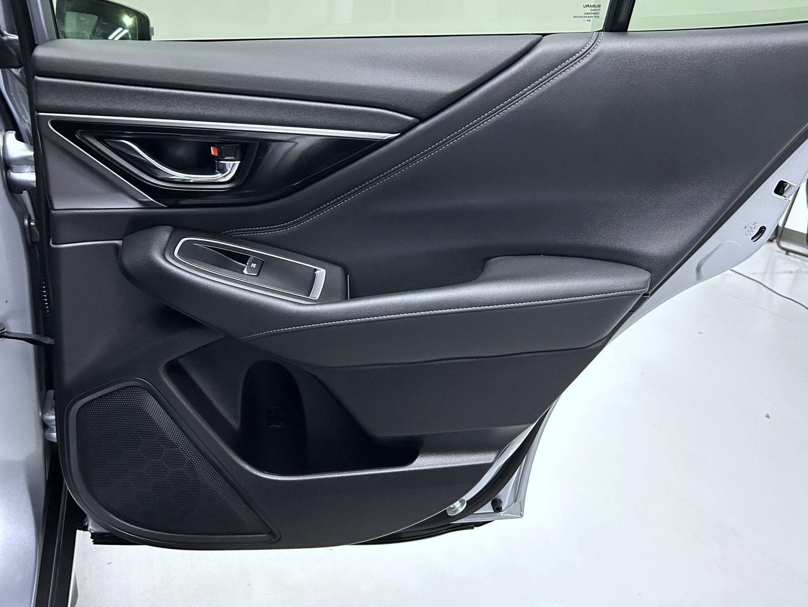 2025 Subaru Outback Limited - Photo 17