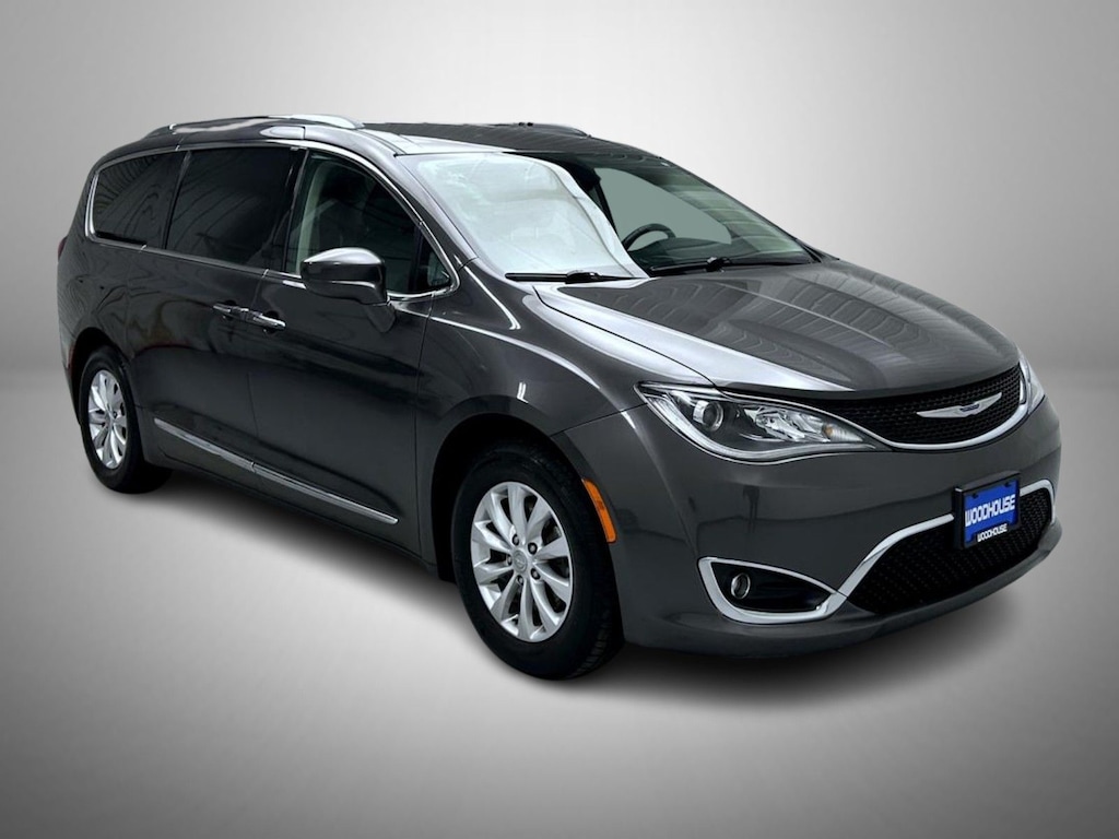 Used 2019 Chrysler Pacifica Touring L Minivan/Van