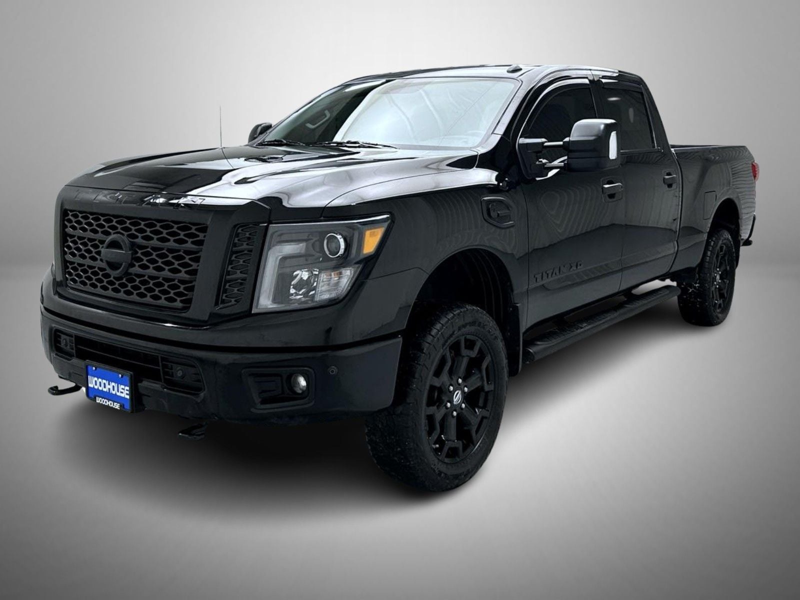 2019 Nissan Titan XD SV's photo