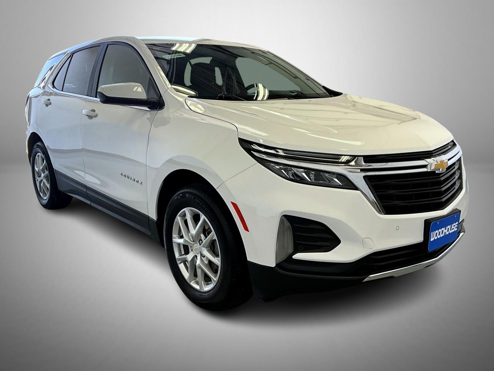 2023 Chevrolet Equinox LT photo 2