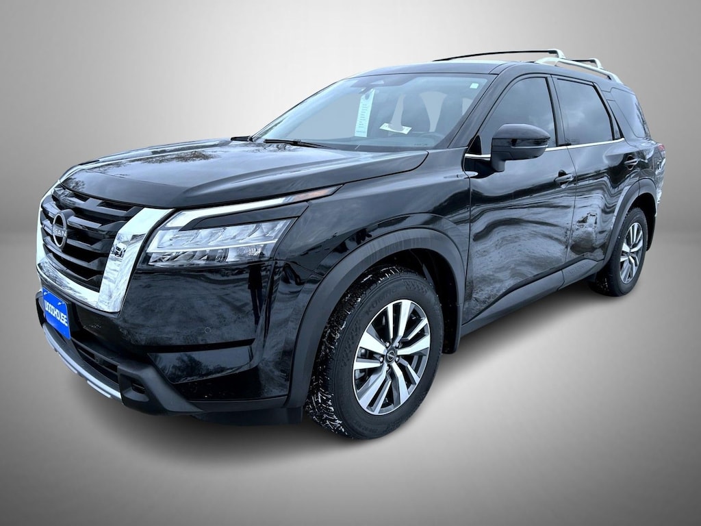 Used 2024 Nissan Pathfinder SL SUV