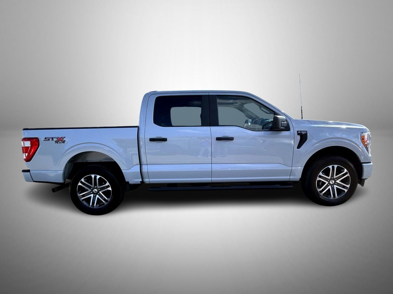 2022 Ford F-150 XL photo 2