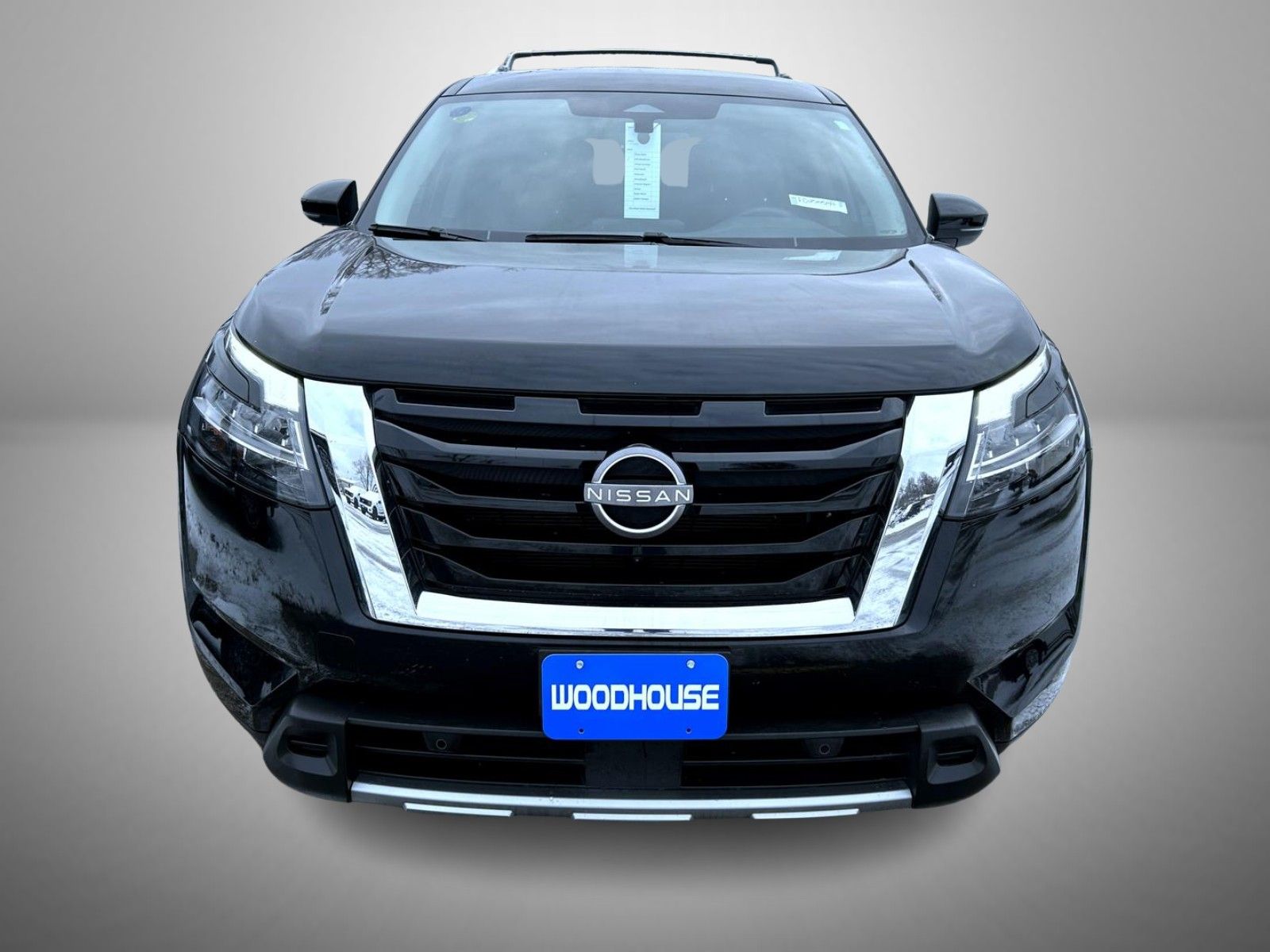 2024 Nissan Pathfinder SL photo 2