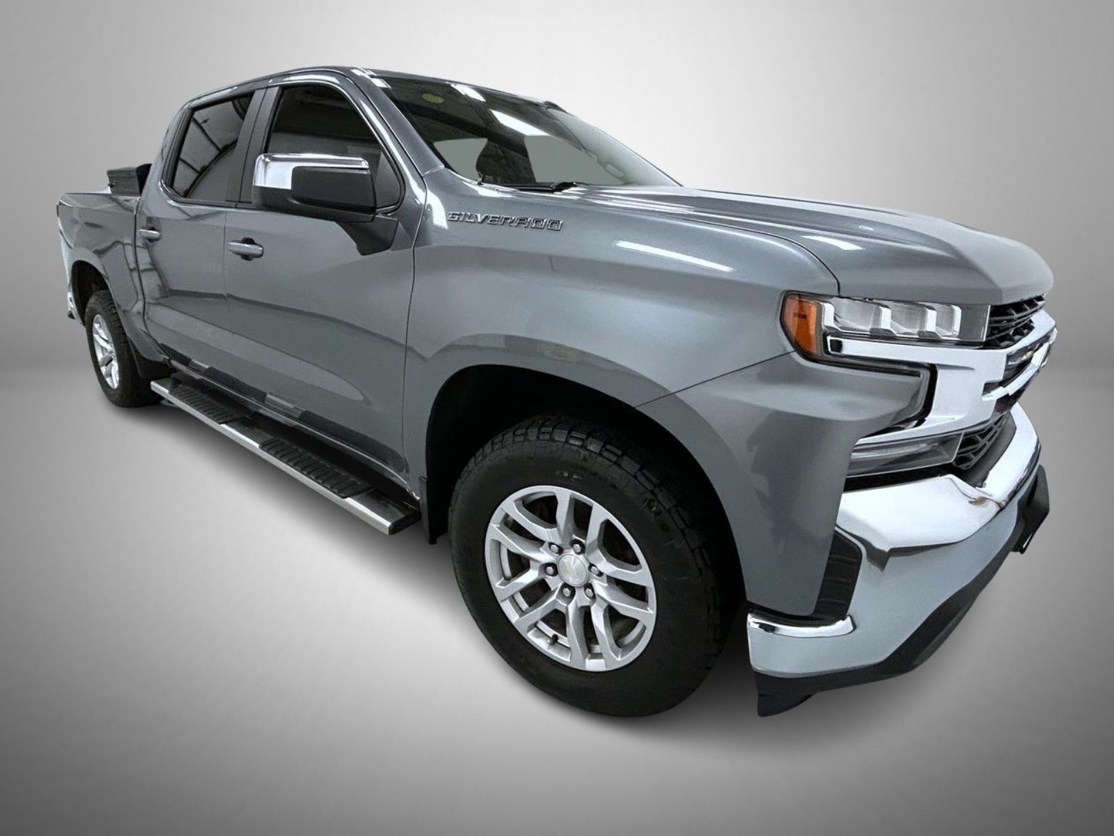 2020 Chevrolet Silverado 1500 LT photo 3