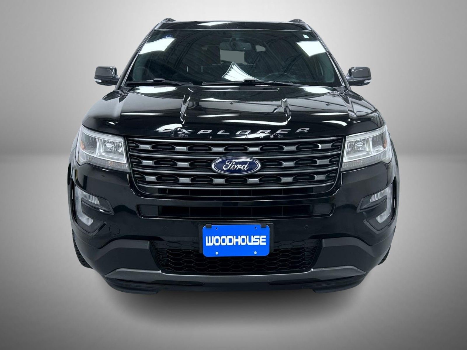 2017 Ford Explorer XLT photo 2