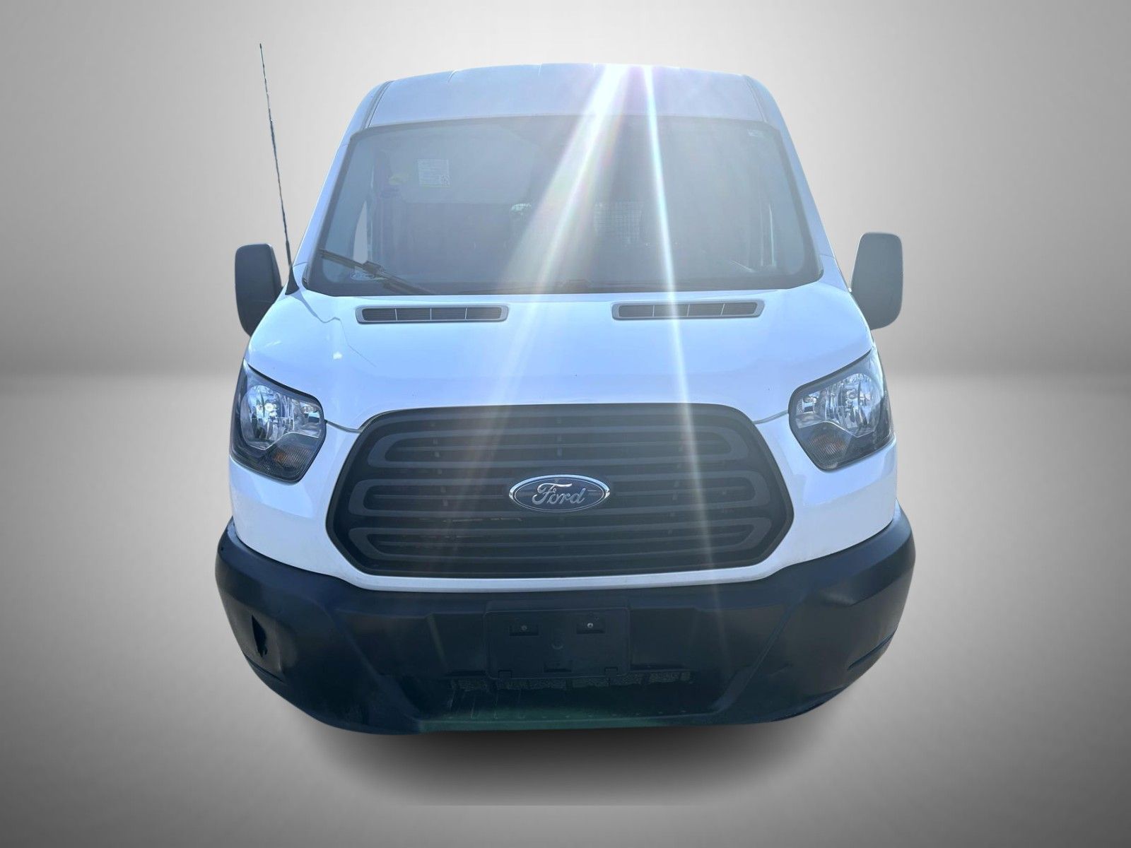 2019 Ford Transit photo 2