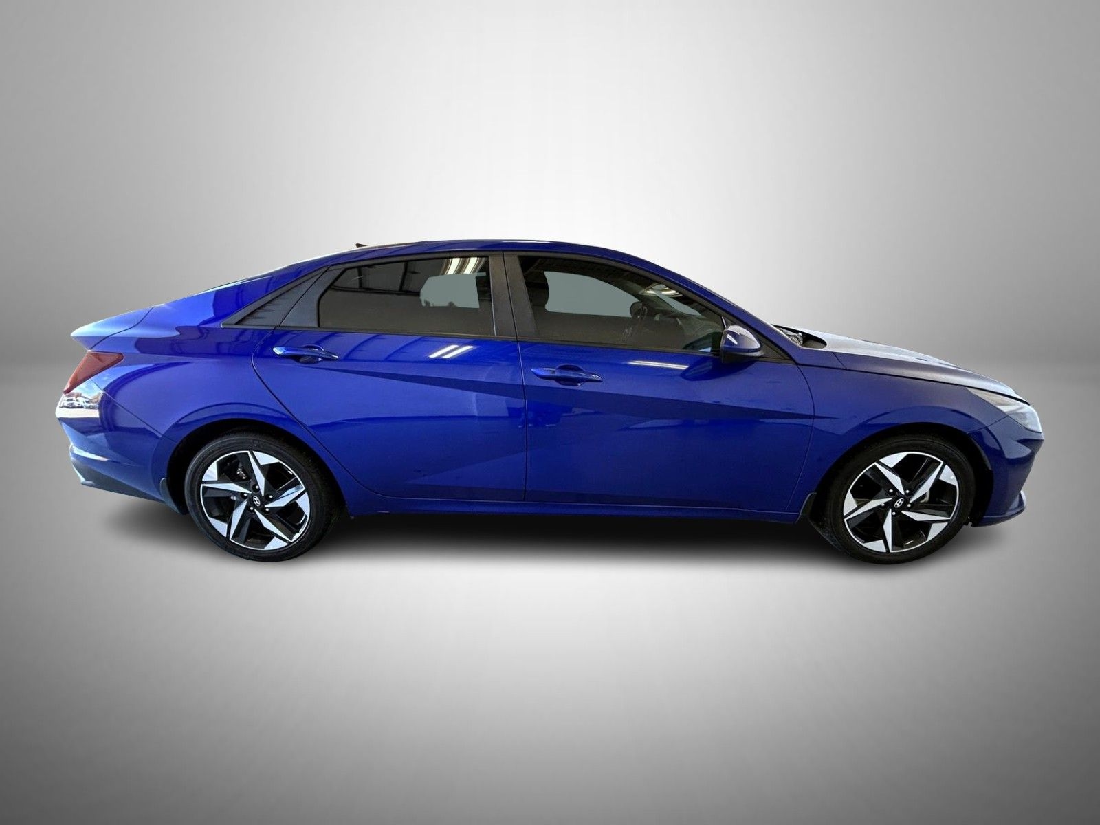 2023 Hyundai Elantra SEL photo 4