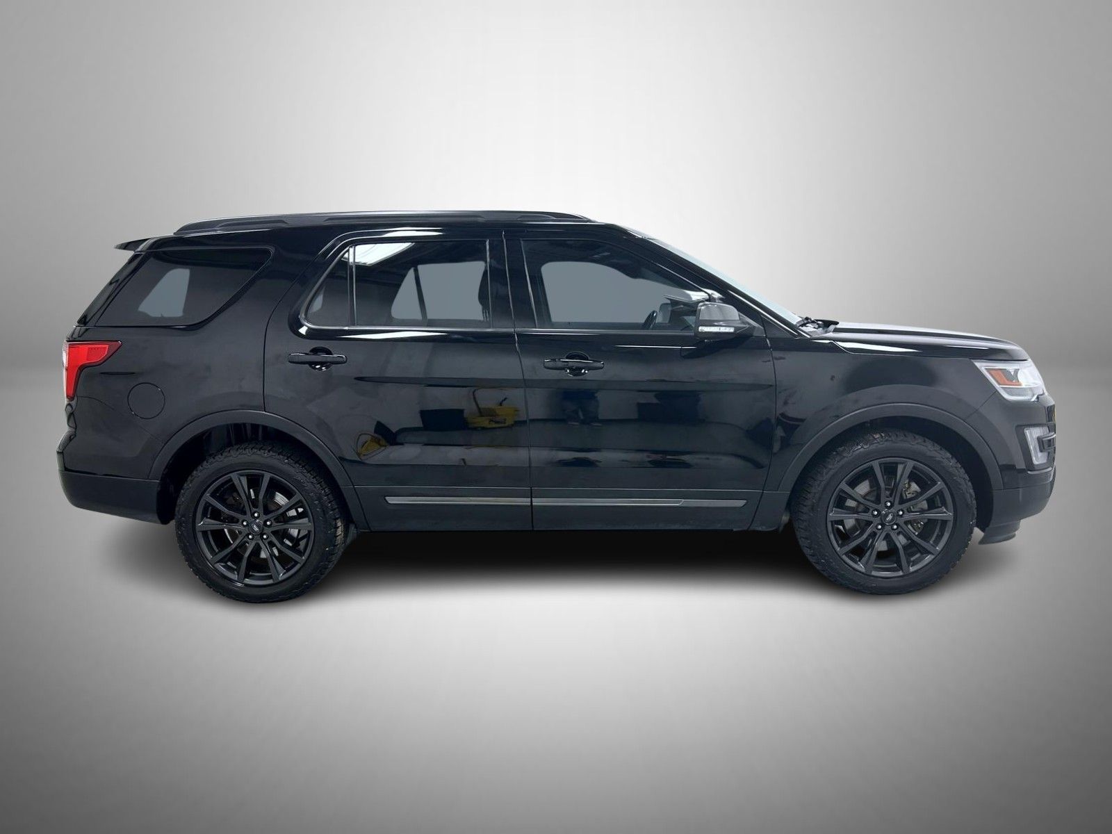 2017 Ford Explorer XLT photo 4