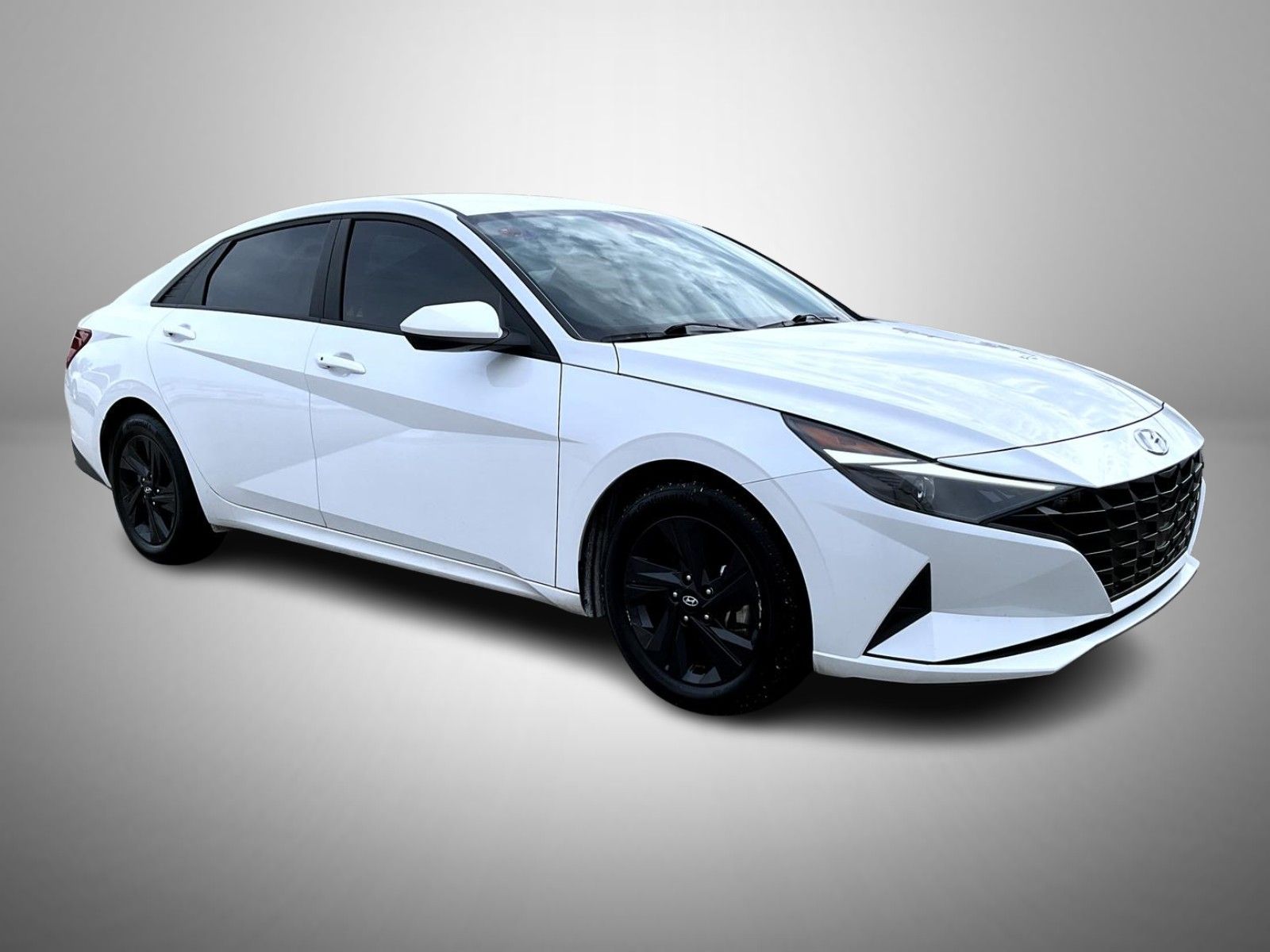 2021 Hyundai Elantra SEL photo 3