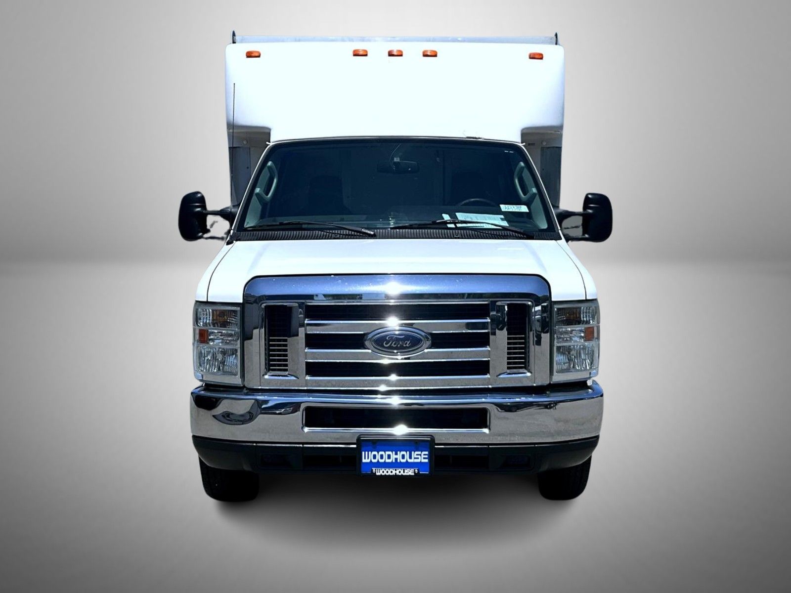 2013 Ford E-350 photo 2