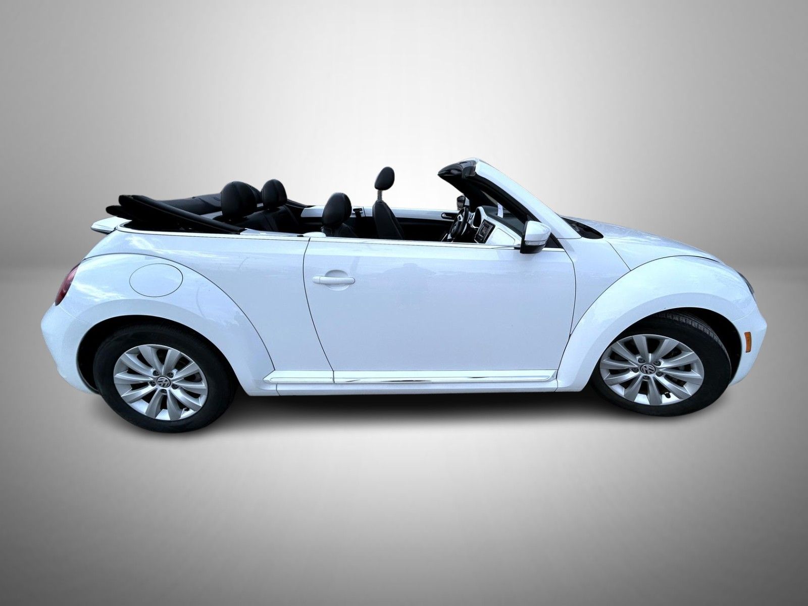 2018 Volkswagen Beetle Coast Convertible photo 4