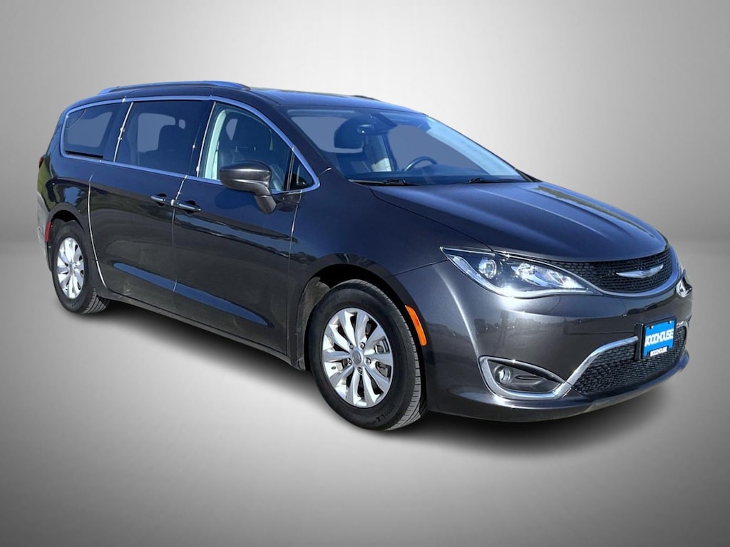 Used 2018 Chrysler Pacifica Touring L Plus Minivan/Van