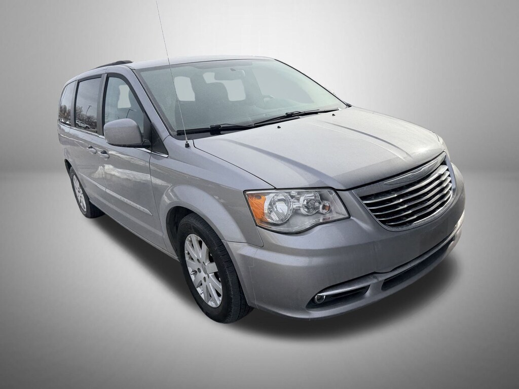 Used 2016 Chrysler Town & Country Touring Minivan/Van