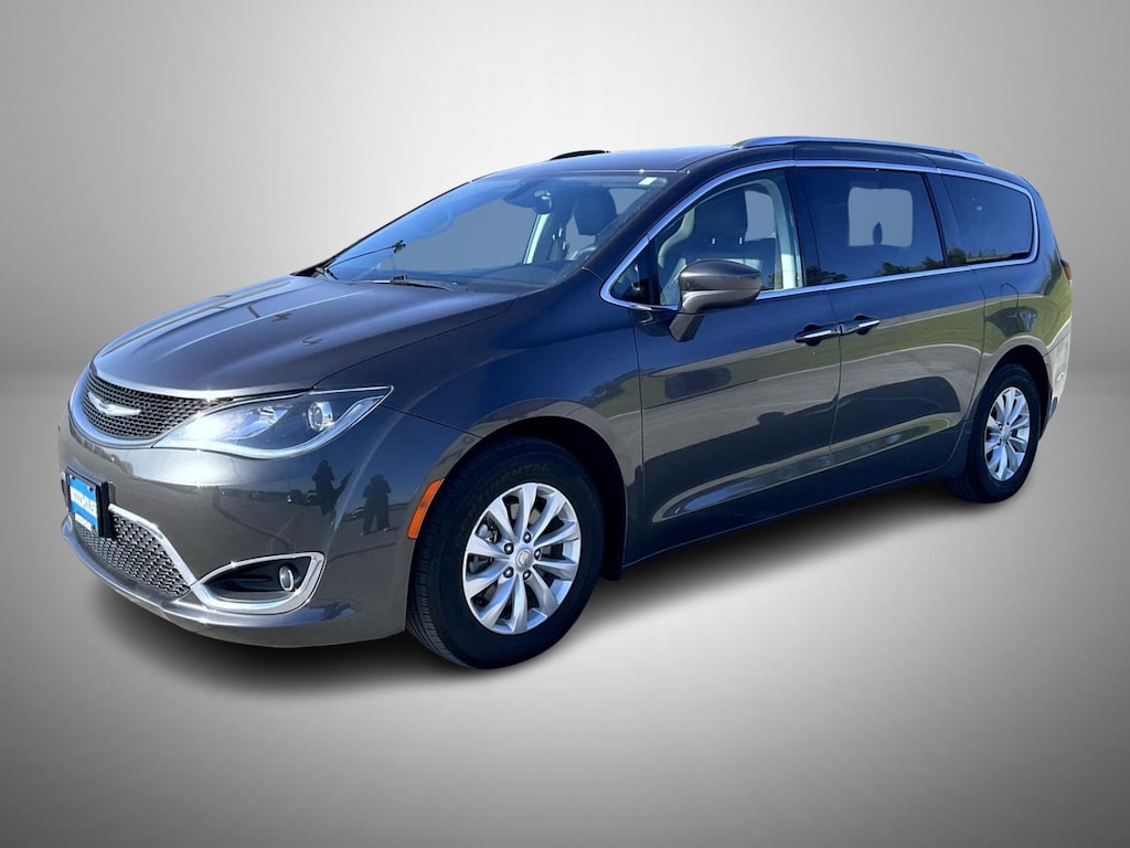 Used 2018 Chrysler Pacifica Touring L Plus Minivan/Van