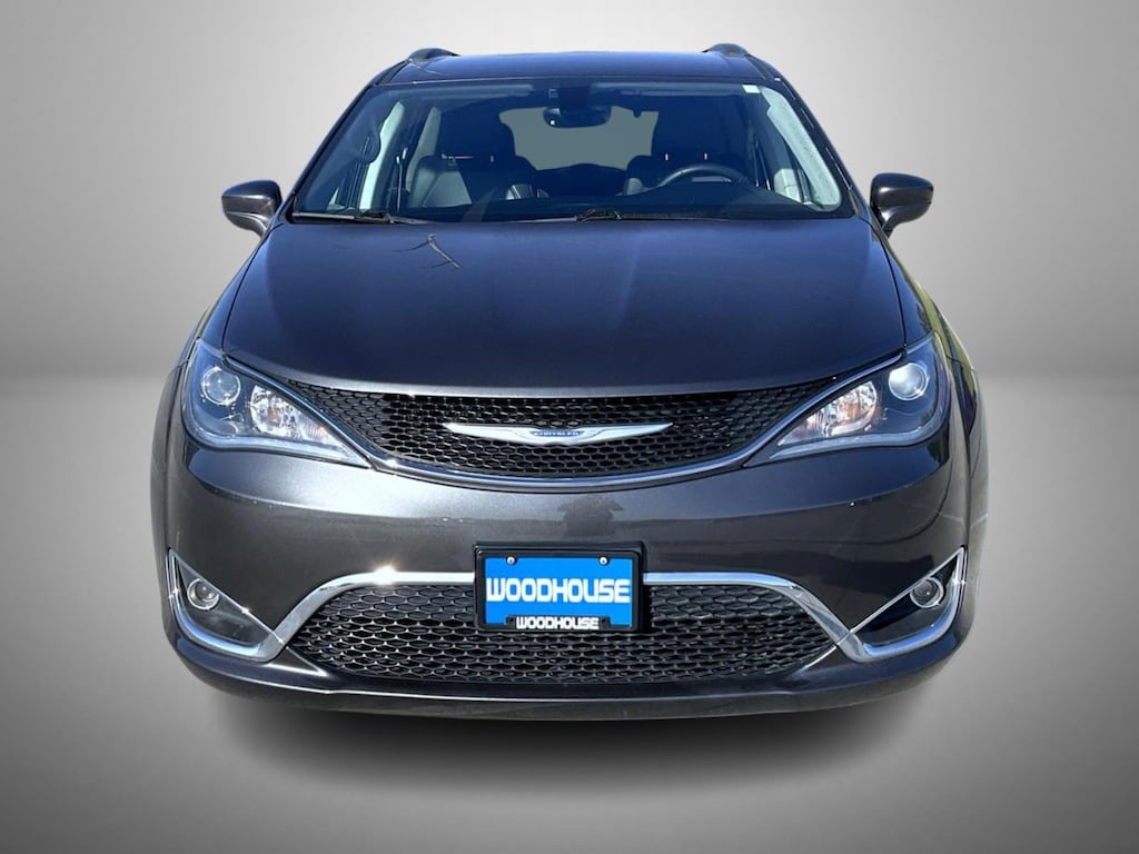Used 2018 Chrysler Pacifica Touring L Plus Minivan/Van