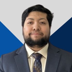 Staff member Diego Luna from ID_467e771d9279