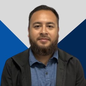 Staff member Crist Lopez from ID_7feefd8f8ffa