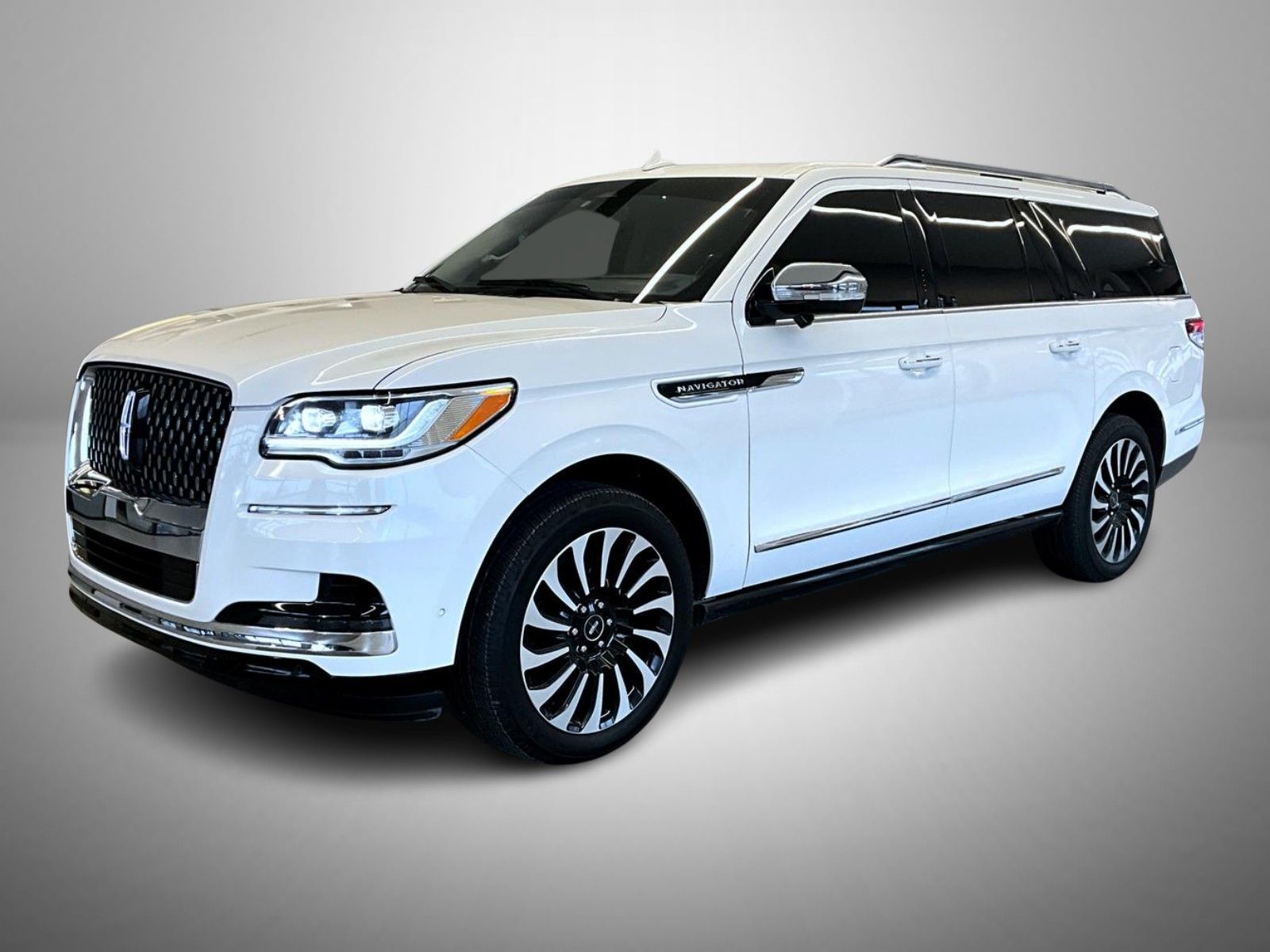 2022 Lincoln Navigator Black Label L's photo