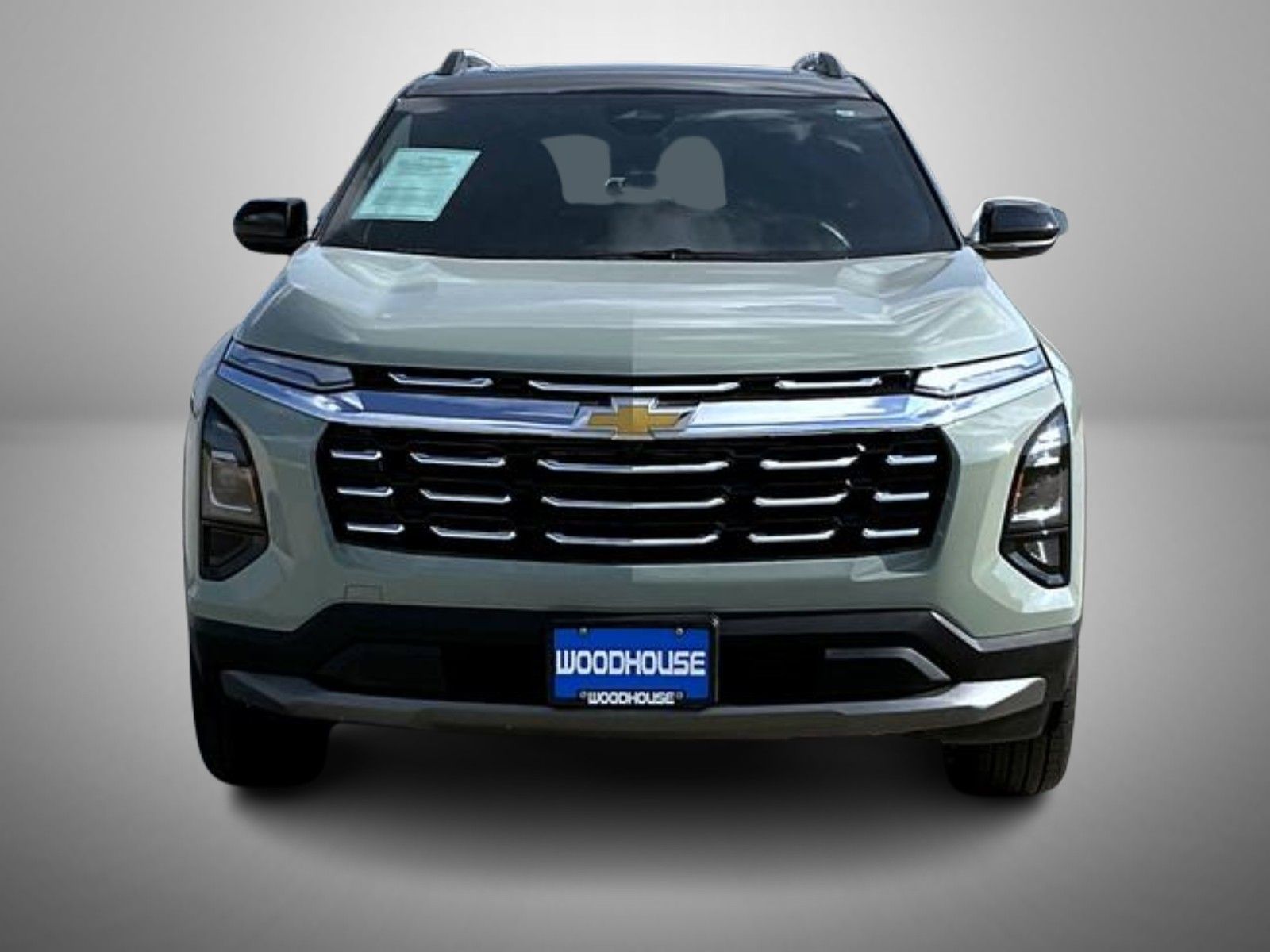 2025 Chevrolet Equinox LT photo 2