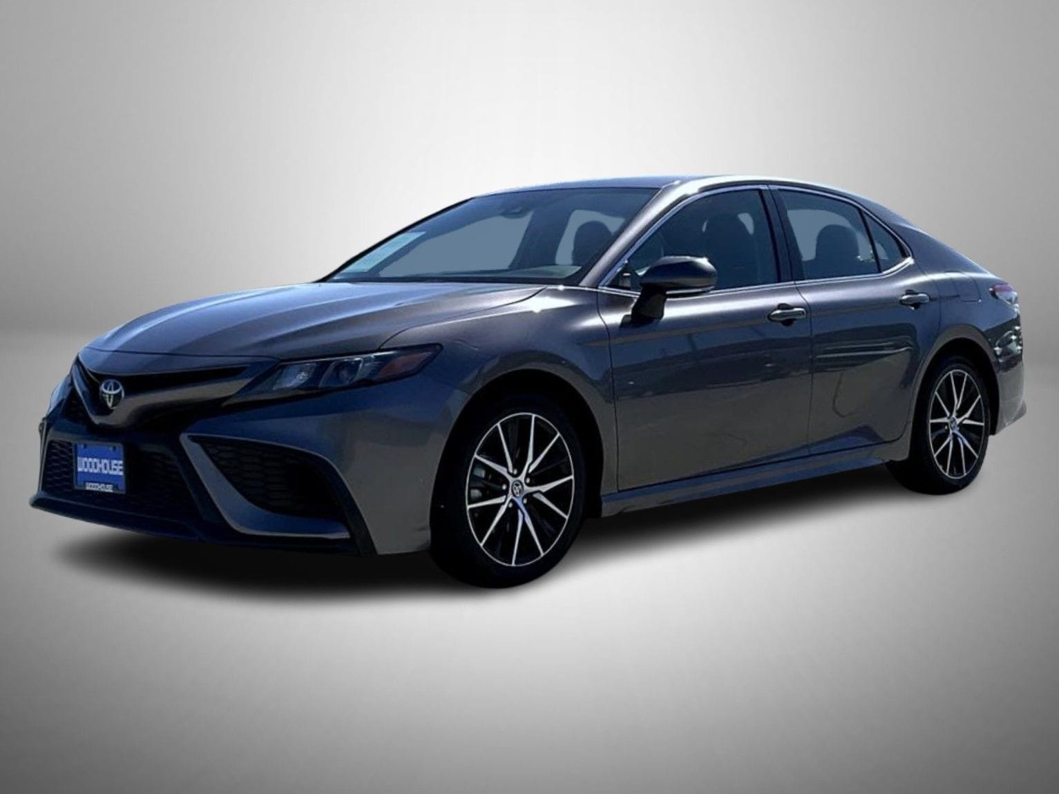 2024 Toyota Camry SE's photo