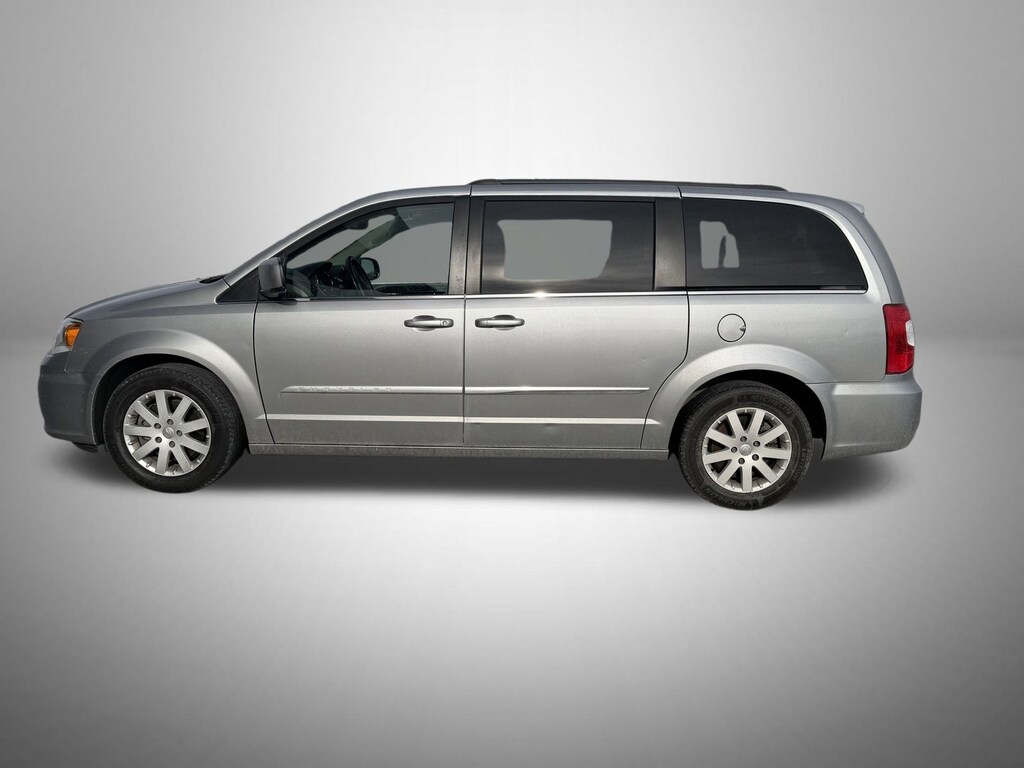 Used 2016 Chrysler Town & Country Touring Minivan/Van