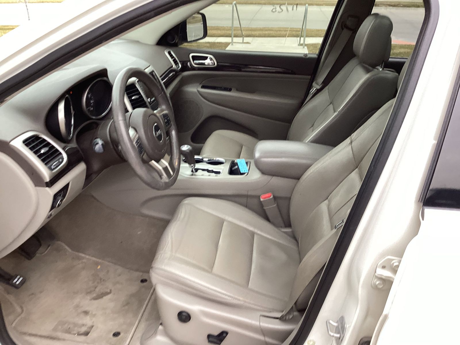 2012 Jeep Grand Cherokee Laredo photo 4