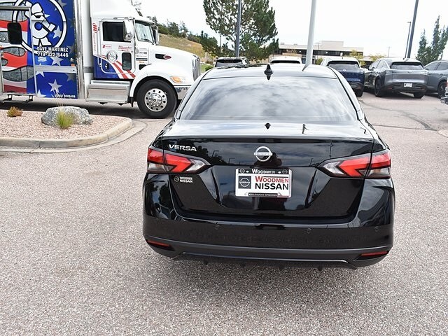 2025 Nissan Versa 1.6 SV photo 3