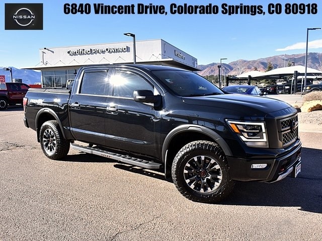 2023 Nissan Titan PRO-4X's photo