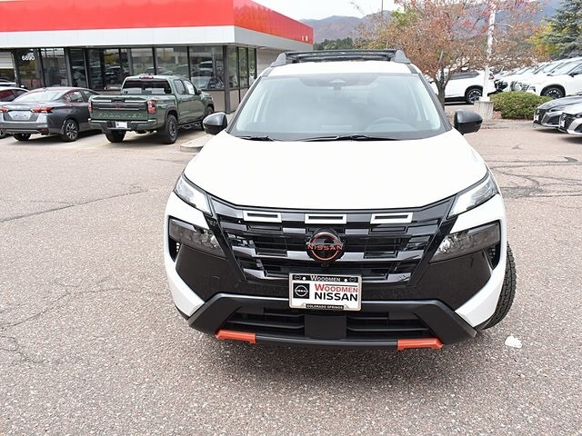 2026 Nissan Rogue SV photo 2