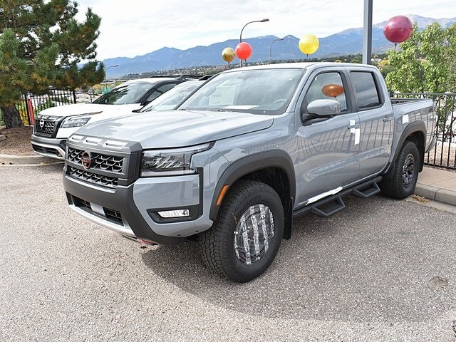 2026 Nissan Frontier PRO-4X photo 2