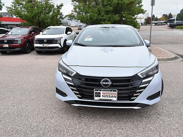 2025 Nissan Versa 1.6 SV photo 2