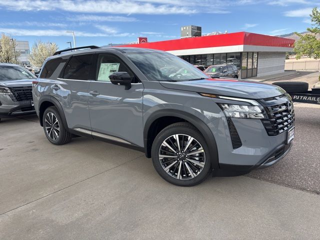 2026 Nissan Pathfinder Platinum 4WD's photo