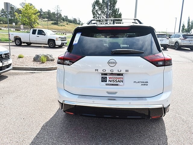 2025 Nissan Rogue AWD Platinum photo 4