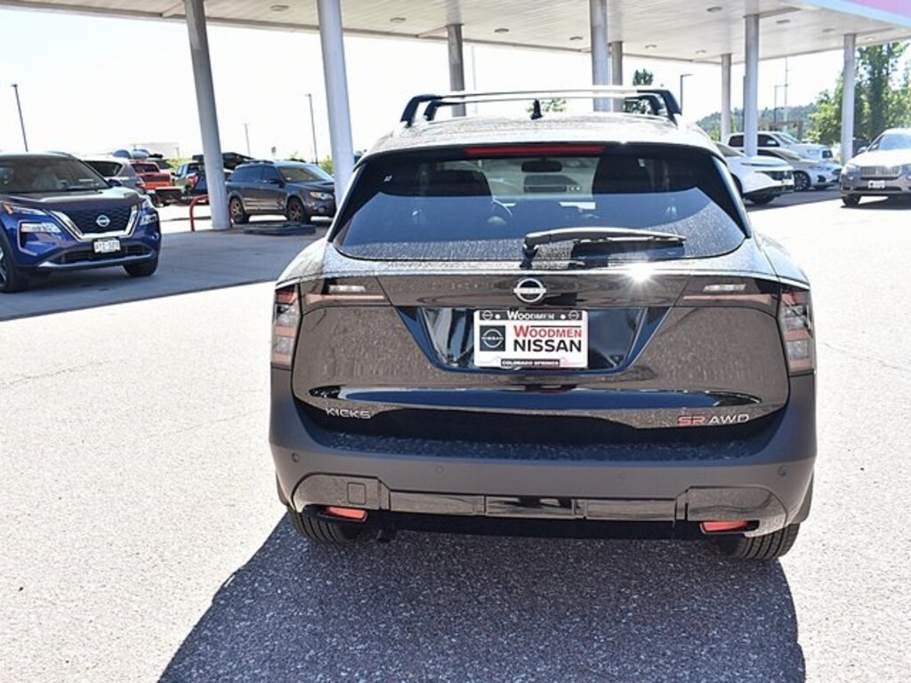 New 2026 Nissan Kicks SR SUV