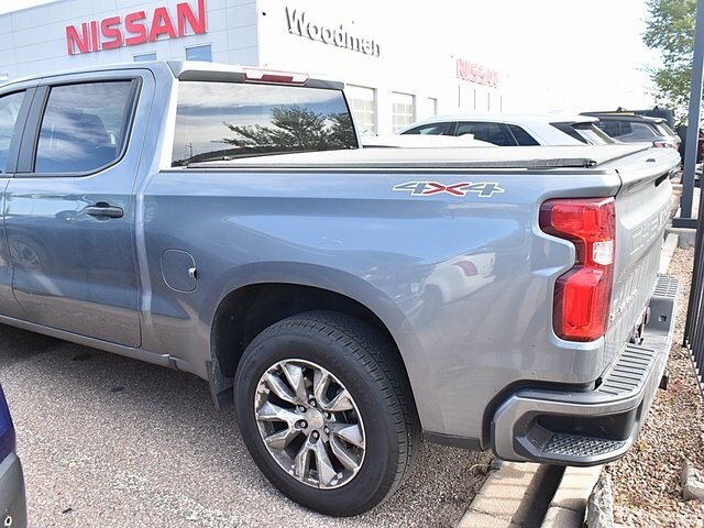 2019 Chevrolet Silverado 1500 Custom photo 3