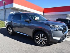 2025 Nissan Pathfinder Platinum SUV